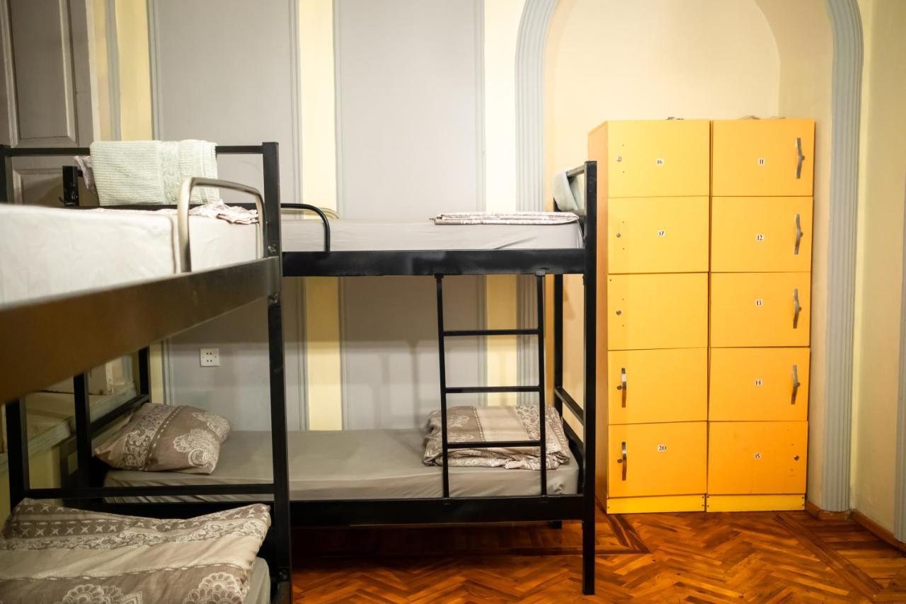 Flora Music & Art Hostel Баку Екстериор снимка