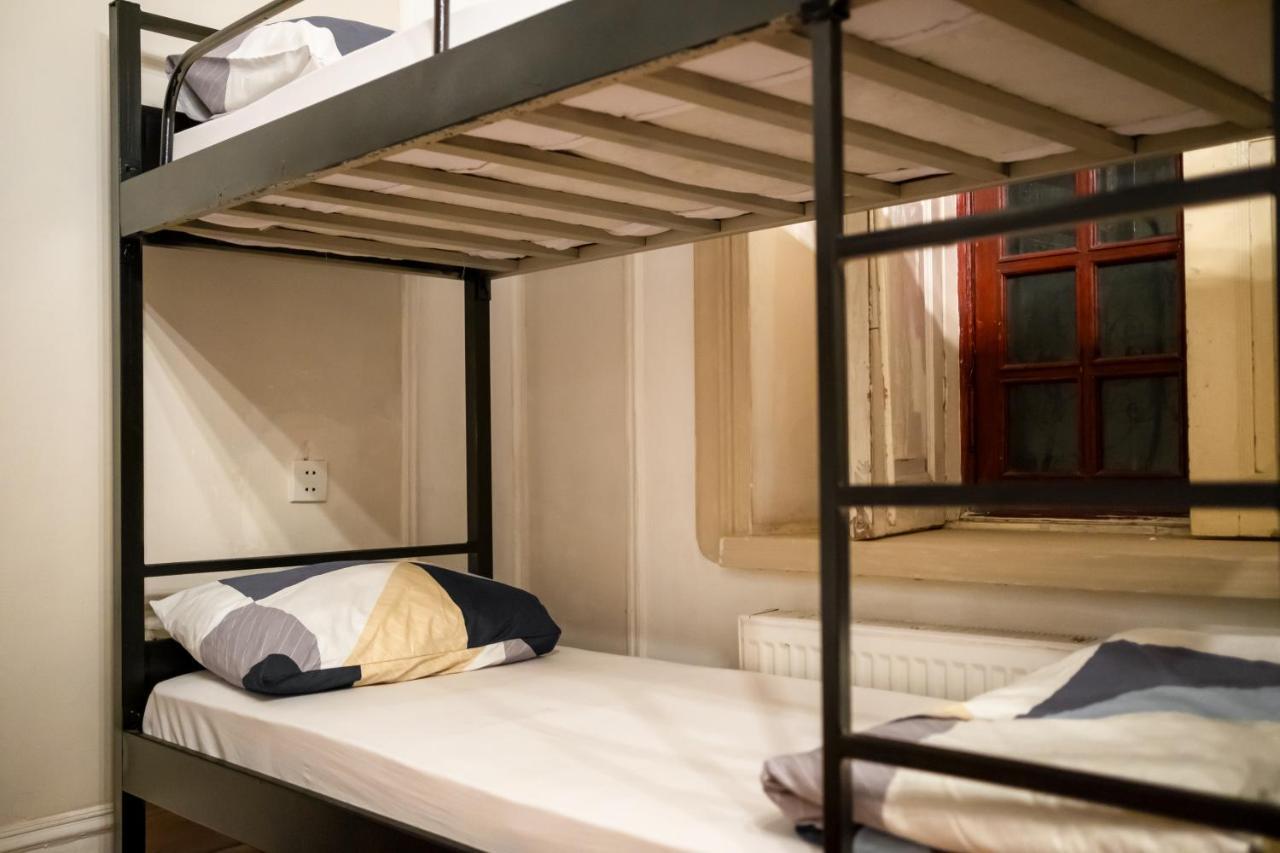 Flora Music & Art Hostel Баку Екстериор снимка