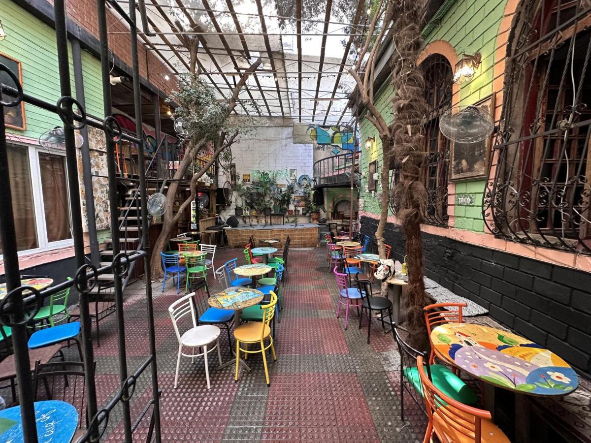 Flora Music & Art Hostel Баку Екстериор снимка