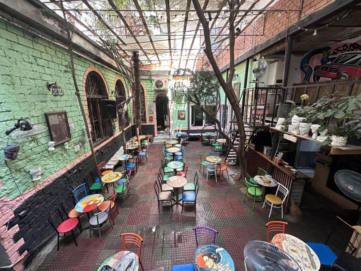 Flora Music & Art Hostel Баку Екстериор снимка