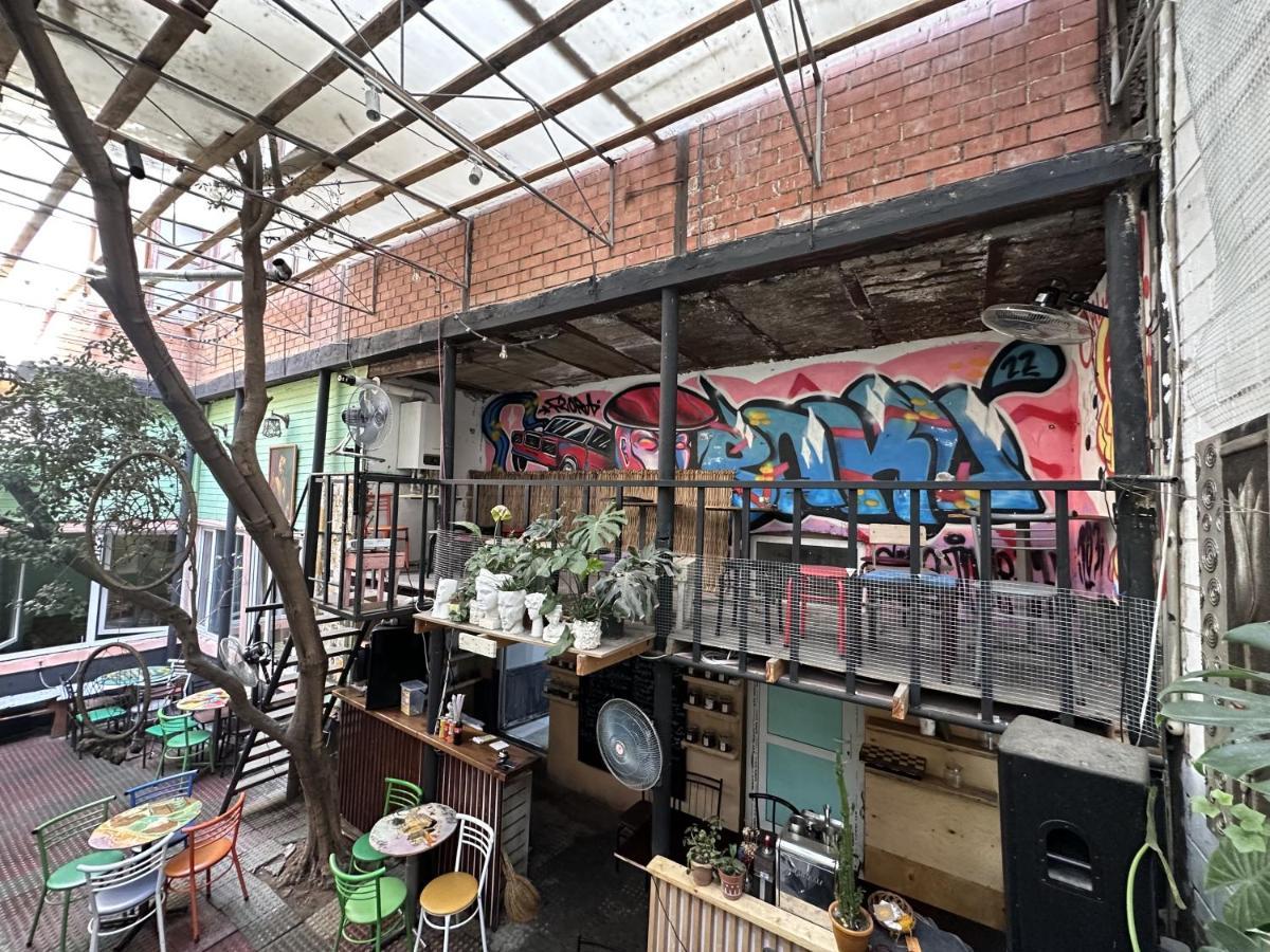 Flora Music & Art Hostel Баку Екстериор снимка