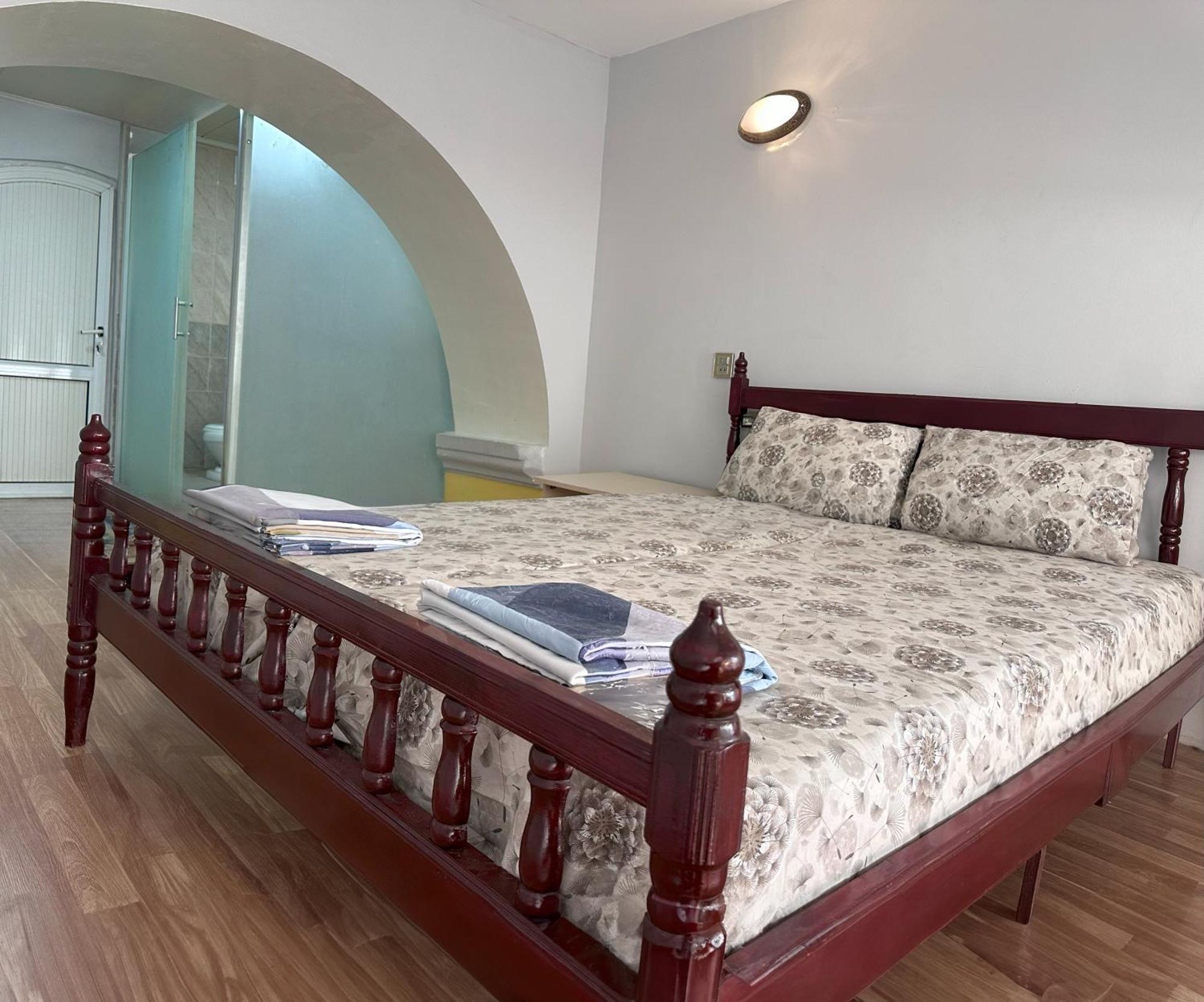 Flora Music & Art Hostel Баку Екстериор снимка